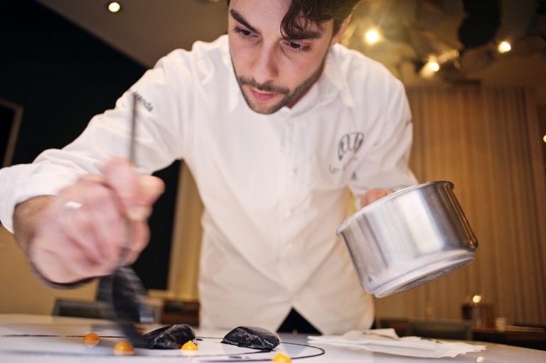 7 Key Skills to Become an Executive Chef - Take This Course